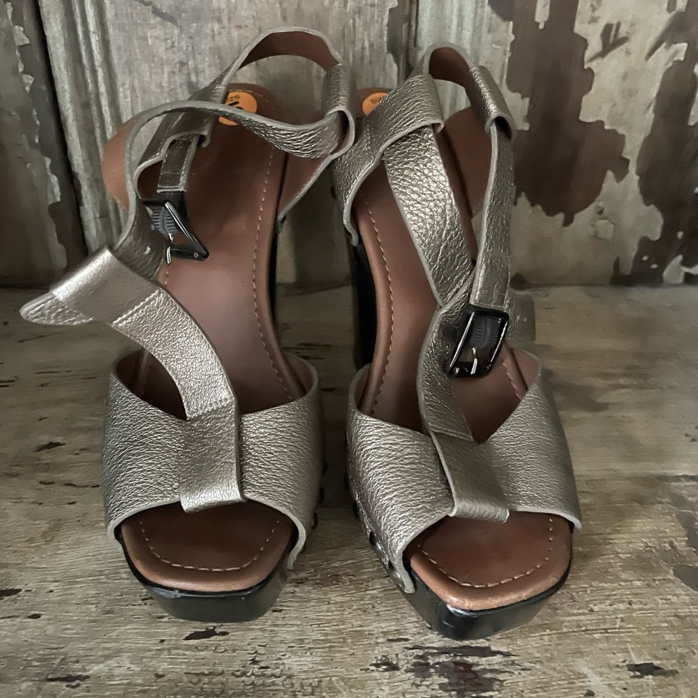 Ugg Collection - image 2